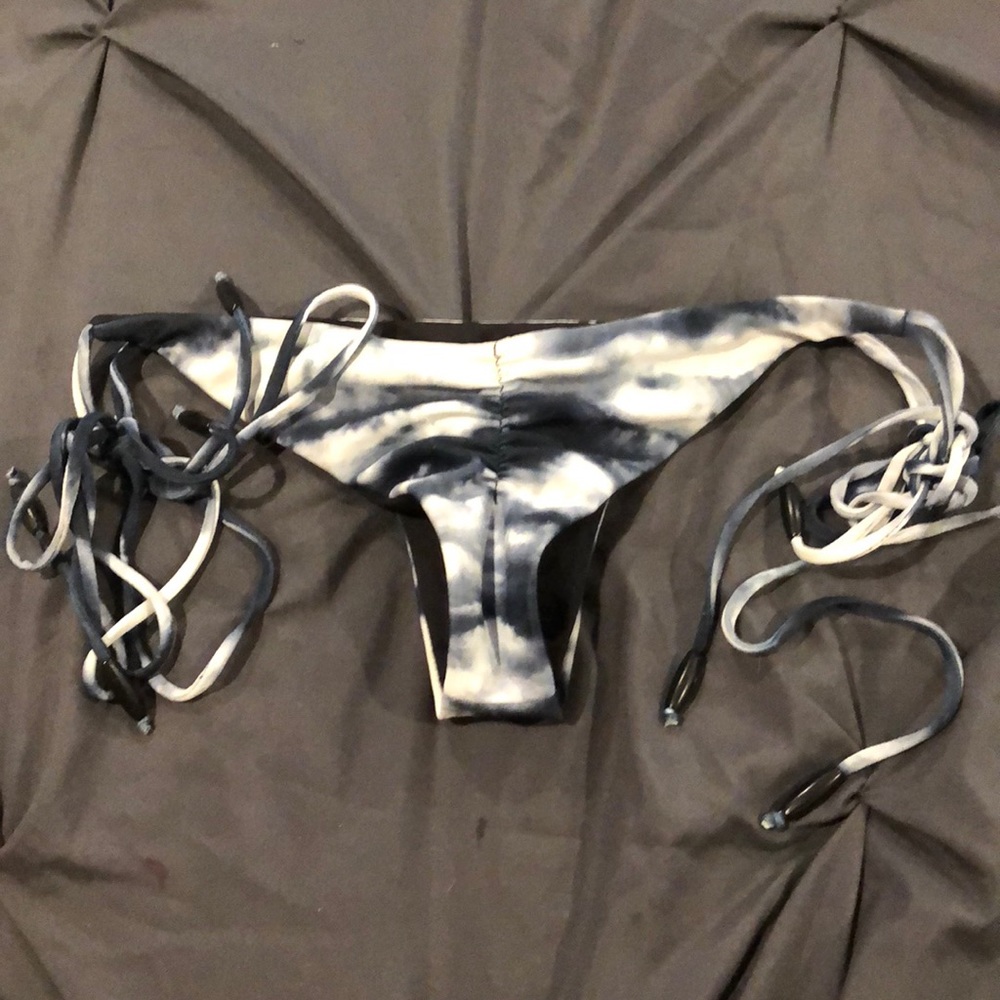 Merrilees tie side scrunch bikini bottoms
